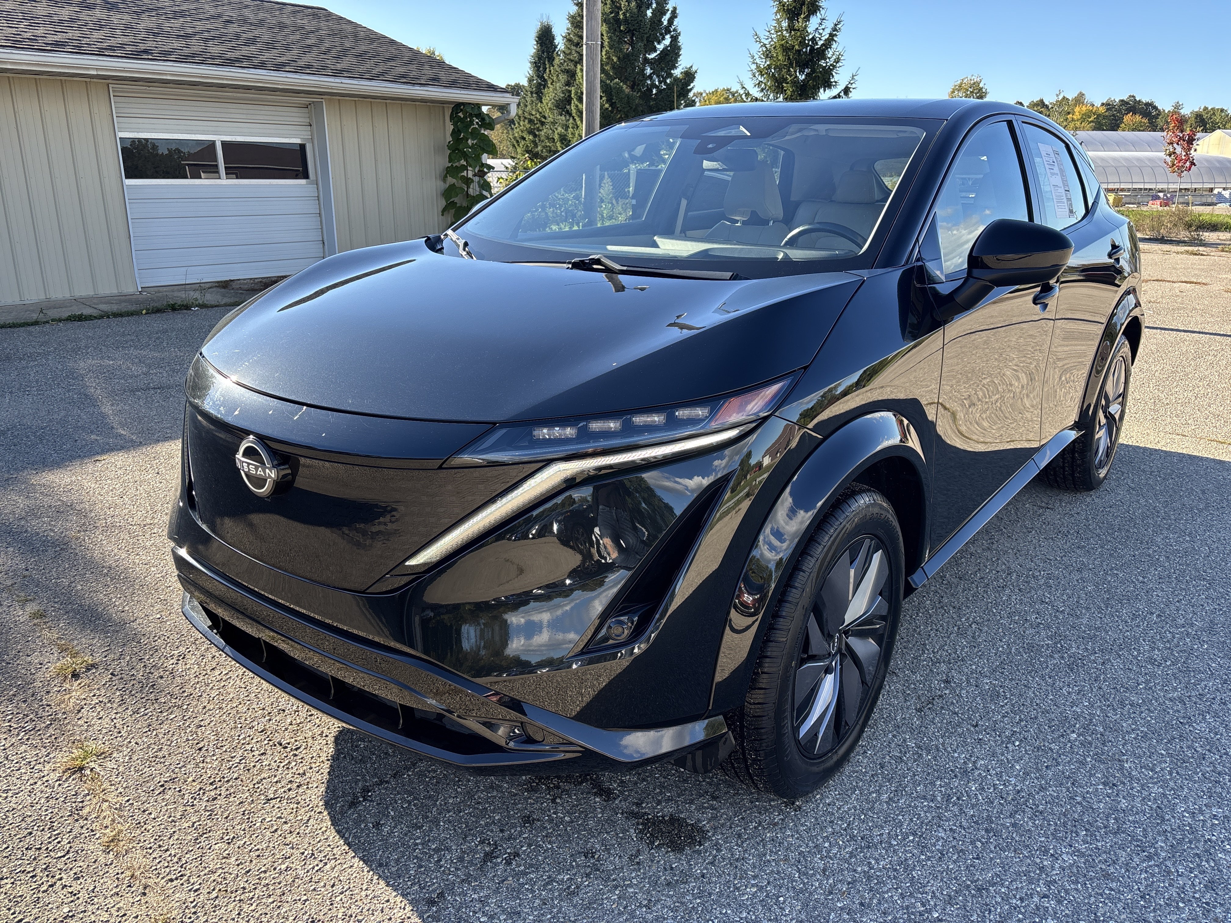 Used 2023 Nissan Ariya AWD image 11