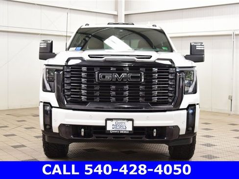 Used 2024 GMC Sierra 2500 Denali Ultimate image 2