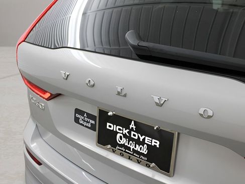Certified 2023 Volvo XC60 B5 Core w/ Climate Package AWD/4WD image 45