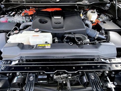 Used 2023 Toyota Sequoia Platinum image 31