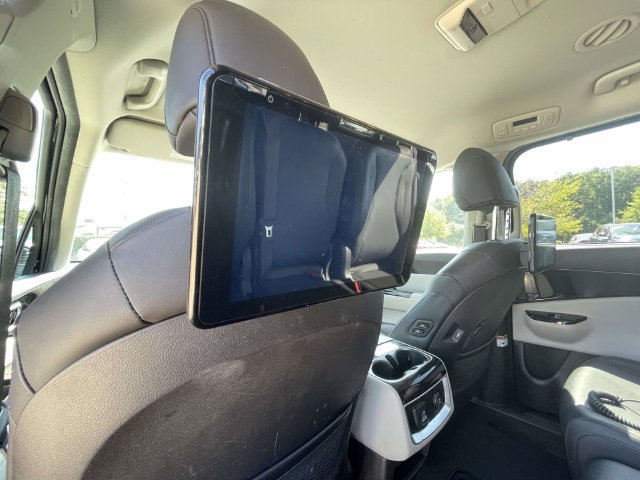Certified 2022 Kia Carnival SX FWD image 11