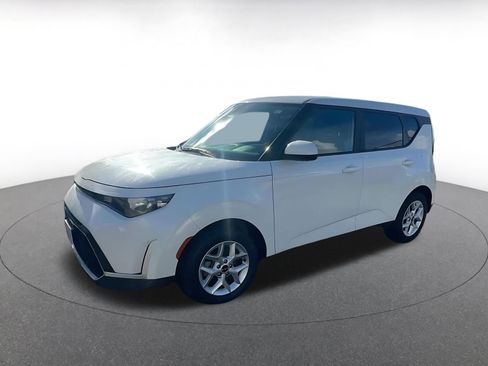 Used 2025 Kia Soul LX w/ LX Technology Package image 8