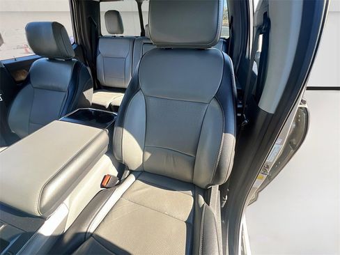 Used 2022 Ford F150 Lariat w/ Equipment Group 502A High image 20