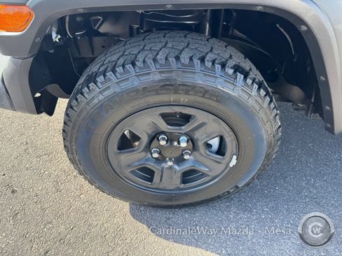 Used 2018 Jeep Wrangler Unlimited Sport S AWD/4WD image 10