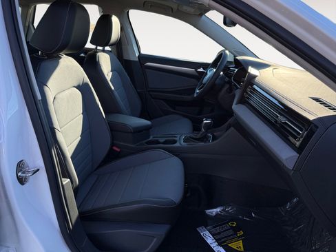 New 2026 Volkswagen Jetta SE FWD image 19