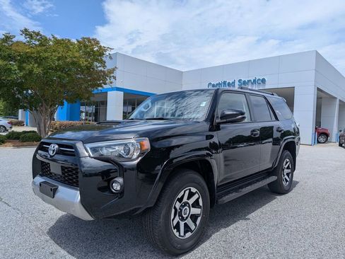 Used 2024 Toyota 4Runner TRD Off-Road Premium AWD/4WD image 4