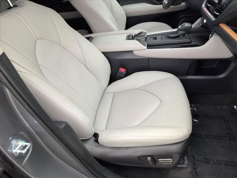 Used 2025 Toyota Grand Highlander AWD Hybrid image 23