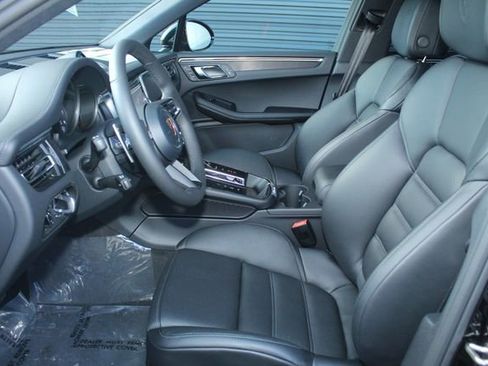 New 2026 Porsche Macan GTS image 5