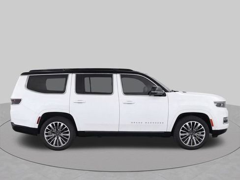 Used 2024 Jeep Grand Wagoneer L Series III AWD/4WD image 8