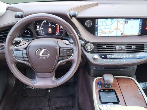 Certified 2020 Lexus LS 500 w/ Accessory Package (Z2) RWD image 22