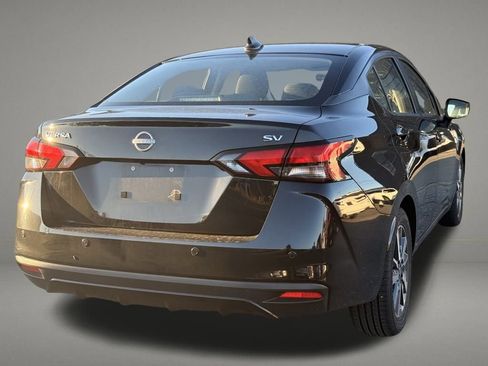 Used 2023 Nissan Versa SV image 5