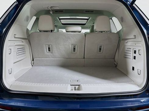 Certified 2025 Buick Enclave Avenir image 28