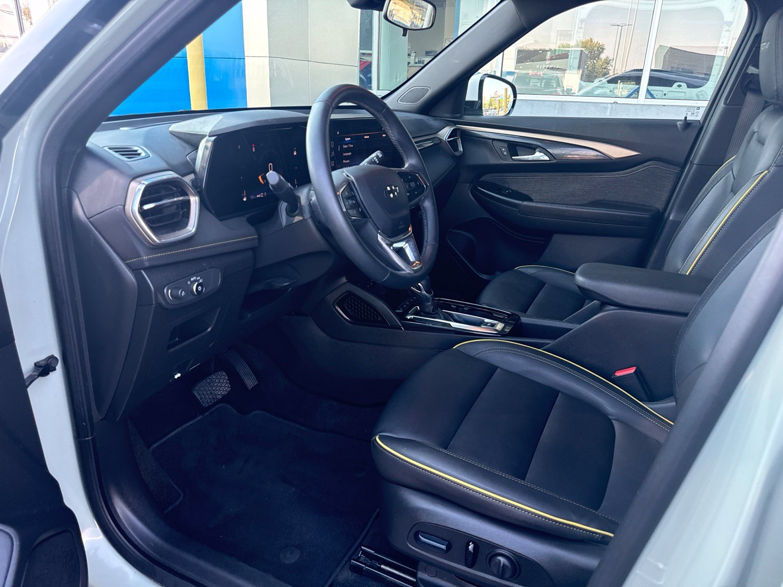 Used 2024 Chevrolet TrailBlazer ACTIV w/ Driver Confidence Package AWD/4WD image 14