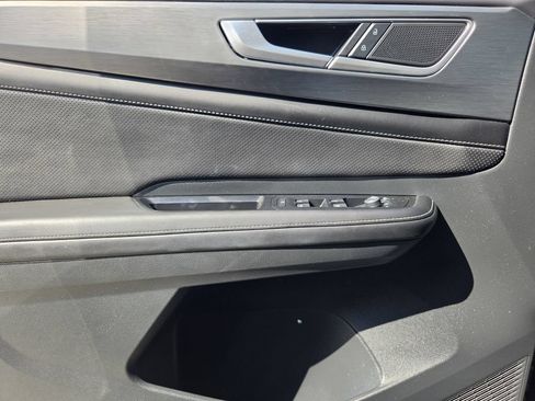 Used 2025 Volkswagen Atlas Cross Sport SE FWD image 21