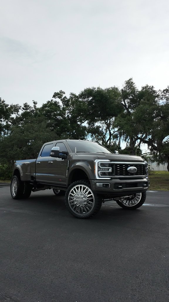 Used 2026 Ford F450 Platinum w/ Platinum Plus Package AWD/4WD image 1