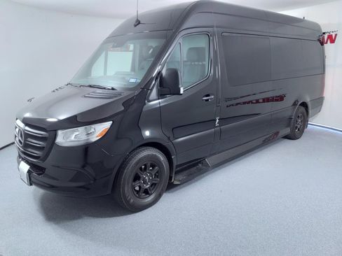 Used 2022 Mercedes-Benz Sprinter 2500 image 2