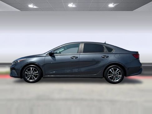 Used 2023 Kia Forte LXS w/ LXS Technology Package FWD image 2