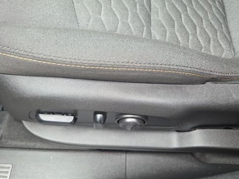 Used 2018 Chevrolet Equinox LT w/ Sun & Infotainment Package FWD image 11