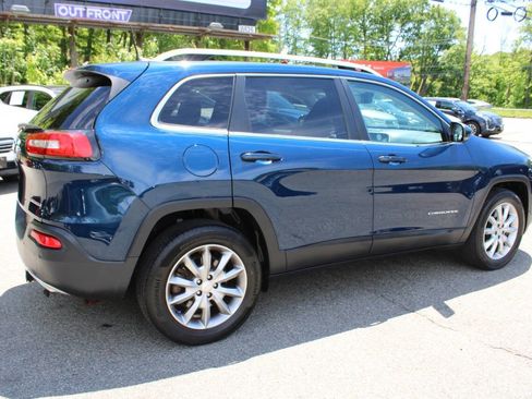 Used 2018 Jeep Cherokee Limited AWD/4WD image 7