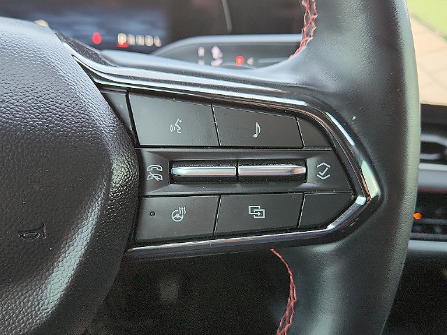 Certified 2025 Chevrolet Equinox RS w/ Safety and Technology Package FWD image 17