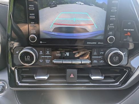 Used 2022 Toyota Highlander XSE AWD/4WD image 27