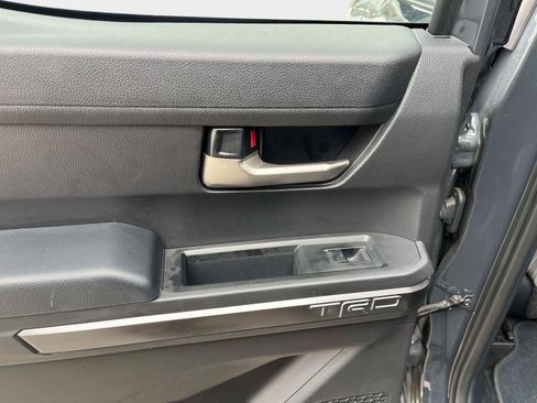 Used 2025 Toyota Tacoma TRD Sport image 12