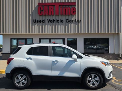 Used 2020 Chevrolet Trax LT w/ LT Convenience Package AWD/4WD image 1