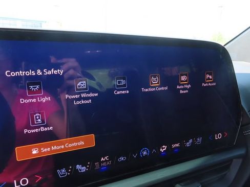Certified 2025 Chevrolet Silverado EV LT AWD/4WD image 29