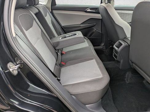 Used 2022 Volkswagen Taos S AWD/4WD image 19