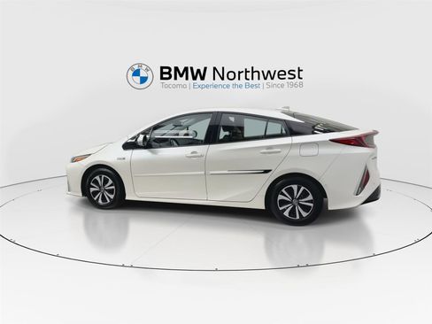 Used 2018 Toyota Prius Prime Advanced FWD image 11
