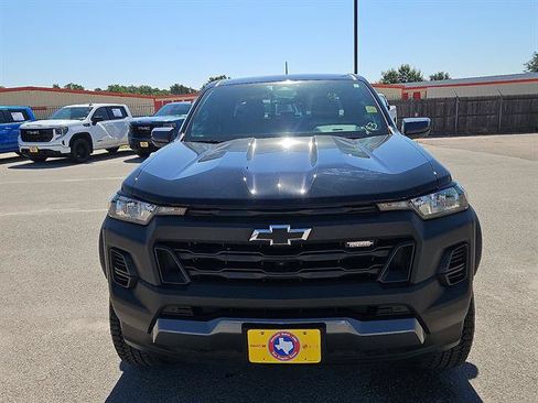 Used 2025 Chevrolet Colorado Trail Boss AWD/4WD image 8