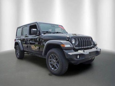 Used 2025 Jeep Wrangler Unlimited Sport AWD/4WD image 7