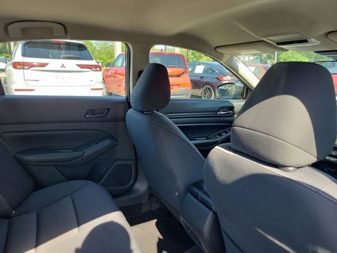Used 2024 Nissan Altima 2.5 SV FWD image 30