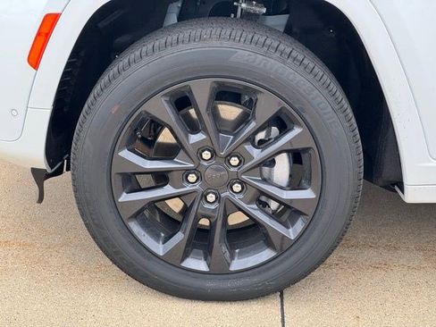 New 2026 Jeep Grand Cherokee L Limited AWD/4WD image 43