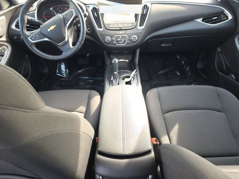 Used 2018 Chevrolet Malibu LT FWD image 11