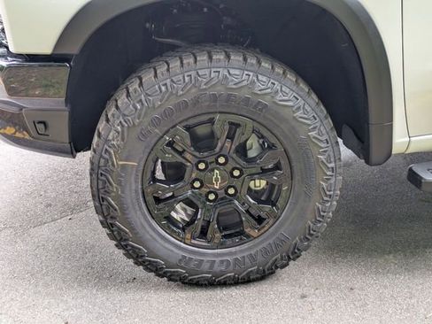 New 2026 Chevrolet Silverado 1500 ZR2 AWD/4WD image 7