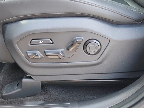 Used 2025 Hyundai Santa Fe Calligraphy AWD/4WD image 9