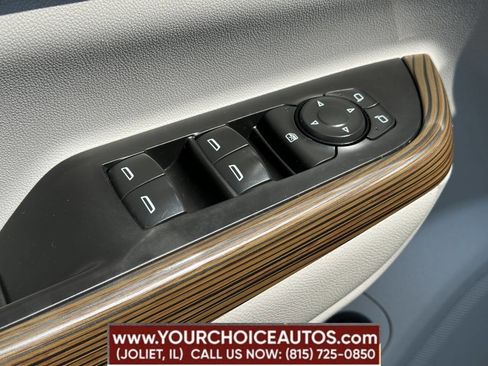 Used 2017 GMC Acadia SLE image 16