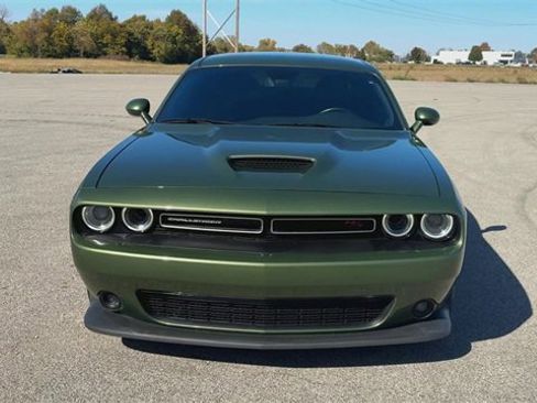 Used 2019 Dodge Challenger R/T w/ Driver Convenience Group image 3