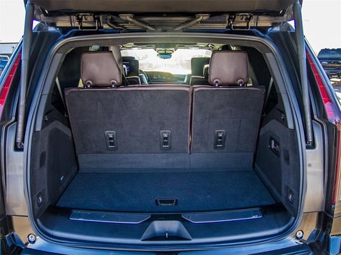 Used 2023 Cadillac Escalade Sport Platinum w/ LPO, ONYX Package image 13