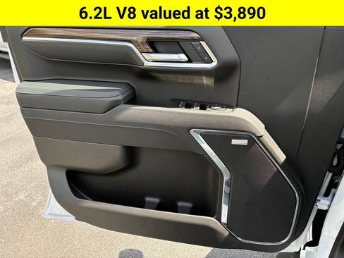 New 2026 Chevrolet Silverado 1500 LT Trail Boss w/ Convenience Package II AWD/4WD image 2