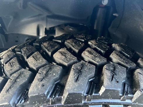 Used 2023 Jeep Wrangler Unlimited w/ Sun & Screen Package image 10