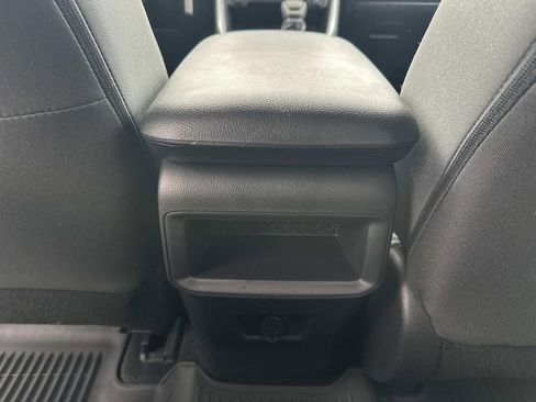Used 2021 Toyota RAV4 LE AWD/4WD image 14