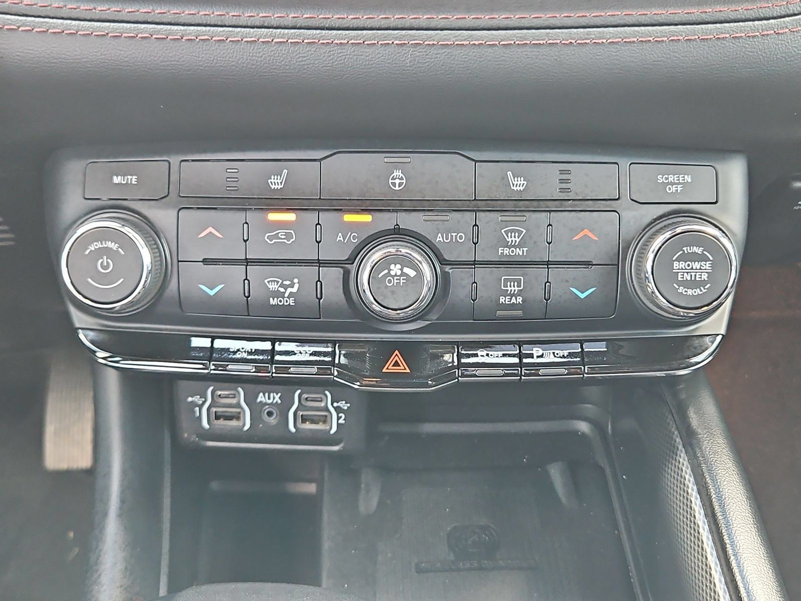 Used 2022 Dodge Durango R/T w/ Blacktop Package RWD image 19