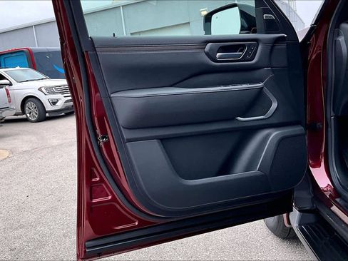 New 2026 Nissan Armada Platinum image 13