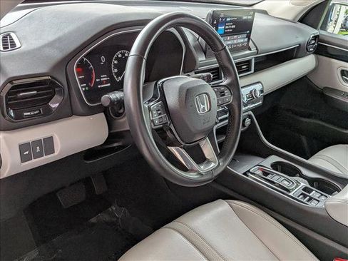 Used 2023 Honda Pilot EX-L image 9