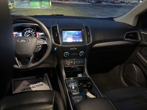 Used 2019 Ford Edge SEL w/ Cold Weather Package image 10