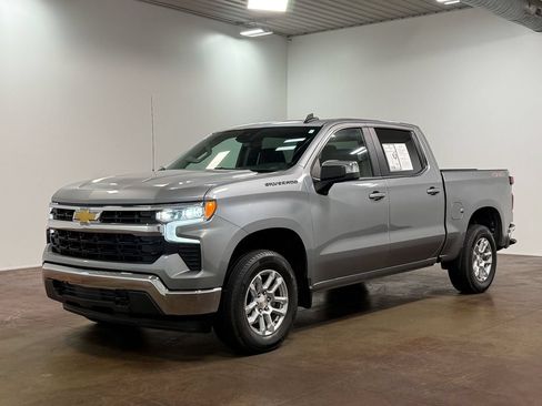 Used 2024 Chevrolet Silverado 1500 LT AWD/4WD image 29