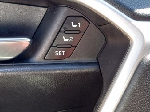 Used 2021 Toyota RAV4 XLE Premium AWD/4WD image 13
