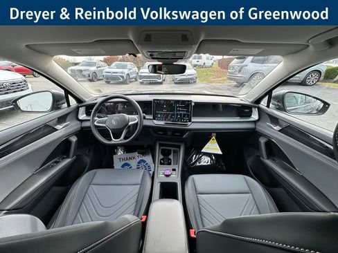 New 2026 Volkswagen Tiguan SE image 11